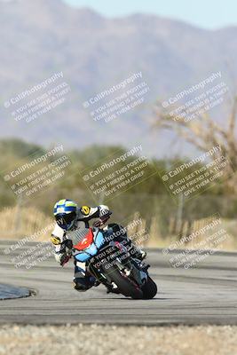 media/Dec-01-2025-Moto Forza (Mon) [[2daa91e15f]]/2-Intermediate Group/Session 3 (Turn 3)/